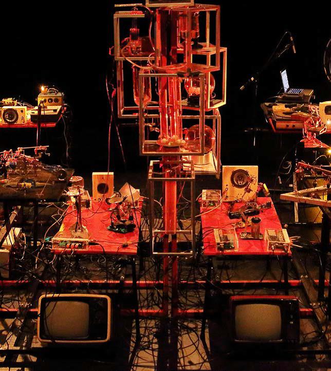 Sonoscopia & Teatro de Ferro / W