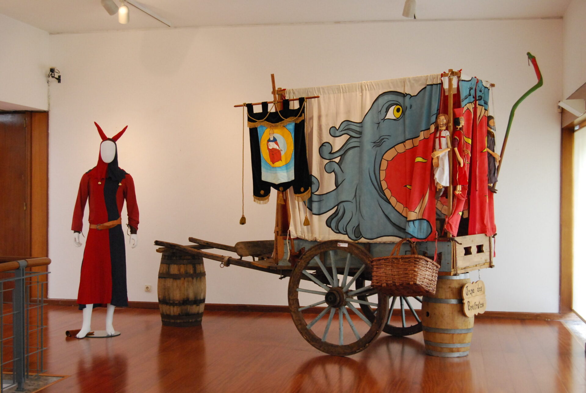 Exposición Palco de los Títeres del Teatro e Marionetas de Mandrágora