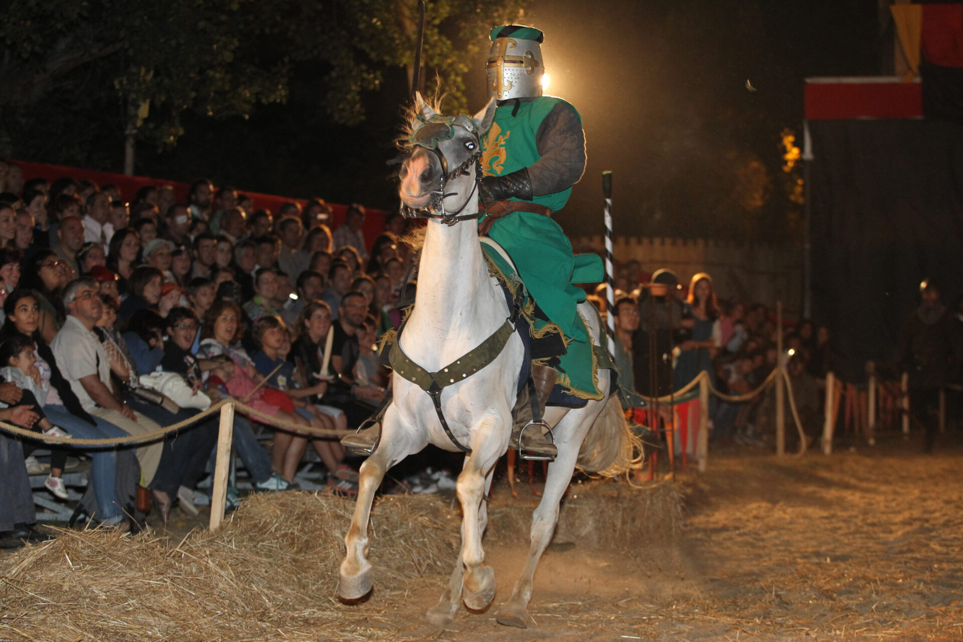 Viagem Medieval em Terra de Santa Maria