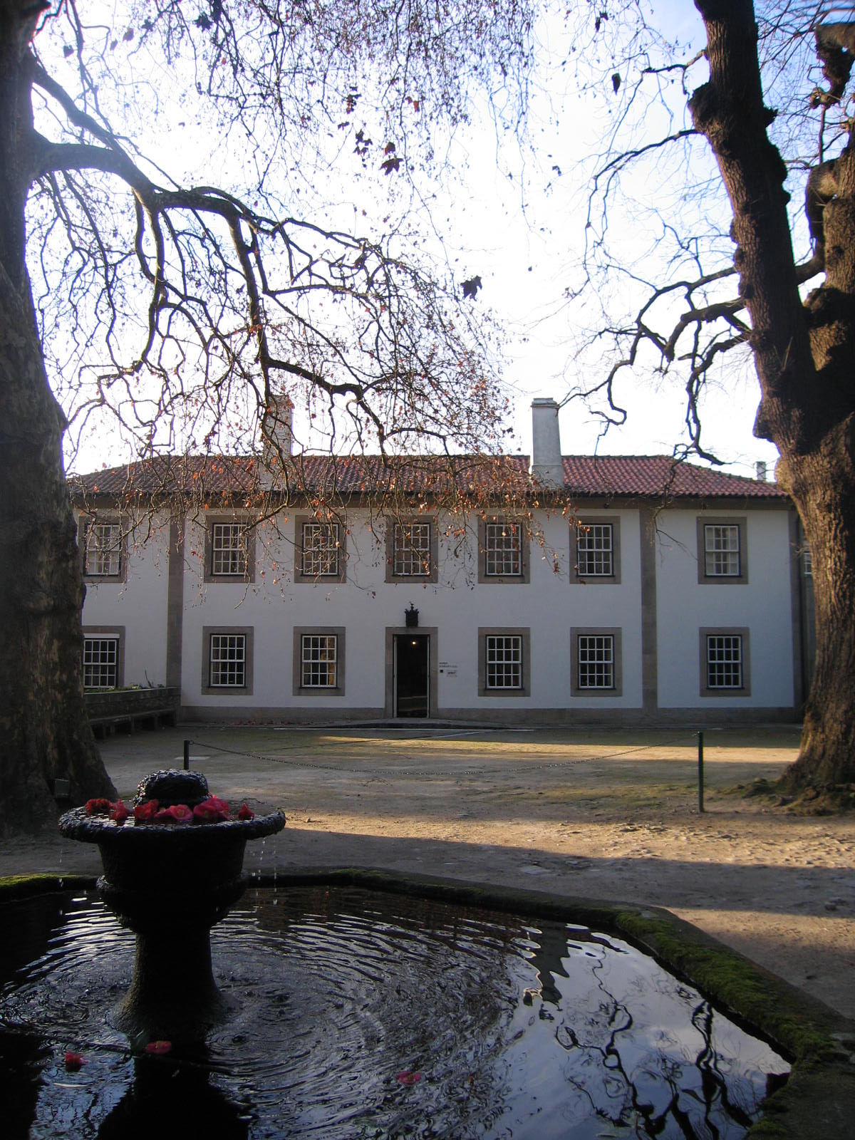 A Casa e a Família Pinto Basto