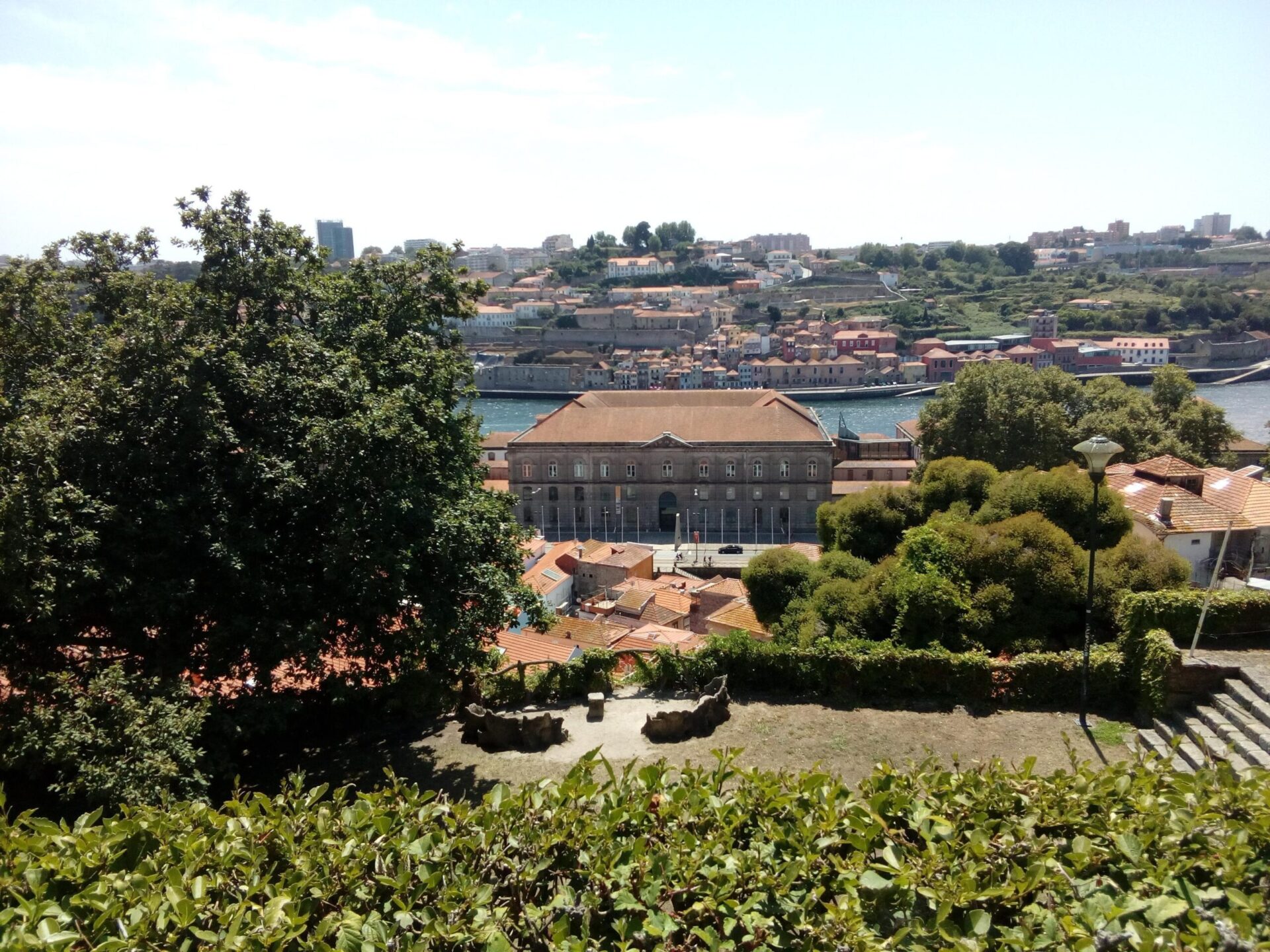 Alfândega Nova: o Neoclássico Ancorado na Praia de Miragaia