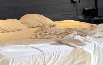 Uma cama entre o céu e o sítio