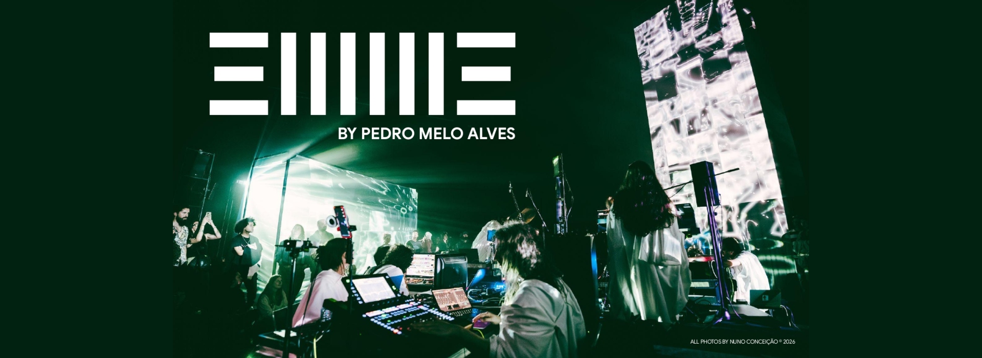 Cartaz: ΞIIIIIIΞ [lido “imm”] em Serralves